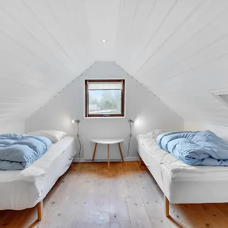 4 Bedroom Amazing In Ferienhaus