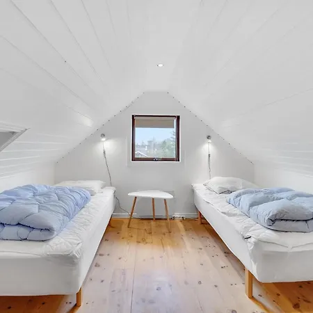 4 Bedroom Amazing In Vakantiehuis *