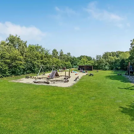 4 Bedroom Amazing In 別荘