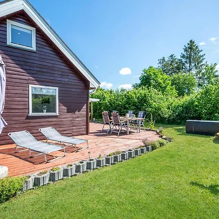 4 Bedroom Amazing In Semesterbostad