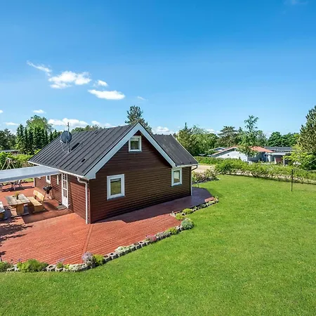 Semesterbostad 4 Bedroom Amazing In Fårvang